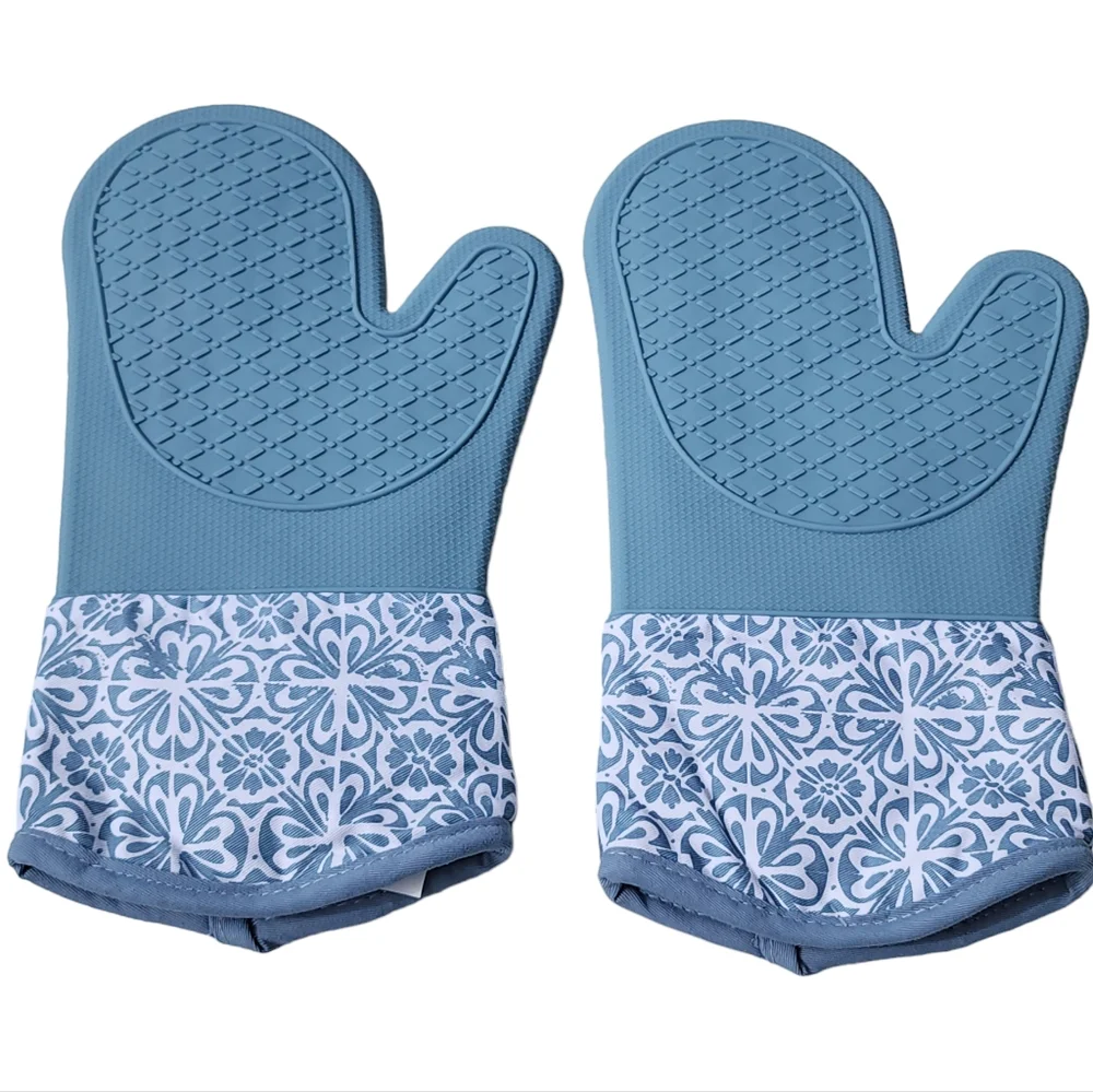 Bakers Choice Set of 2 Premium Cotton and Silicone Oven Mitts Printed Blue 13in